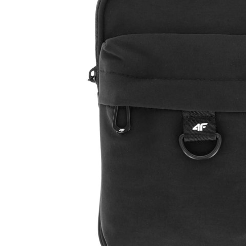Torebka 4F U074 głęboka czerń 4FWSS25APOUU074 20S