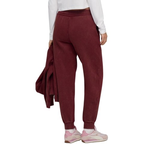 Spodnie damskie Puma ESS Elevated Comfort Wash Sweatpants bordowe 688104 96