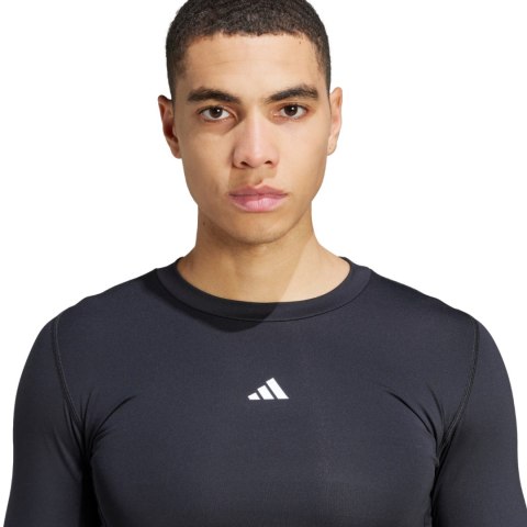 Koszulka męska adidas Techfit Long Sleeve czarna JP2944