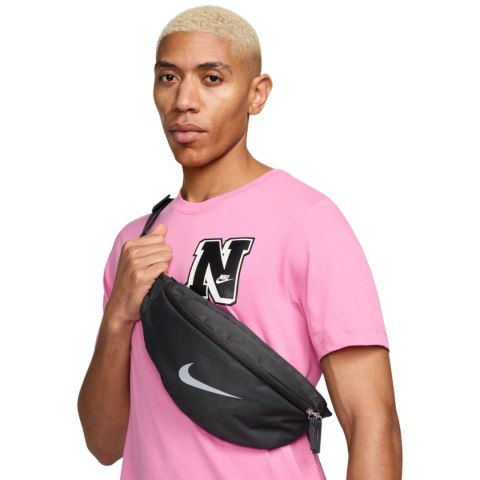 Saszetka Nike Heritage antracyt FZ7221 060