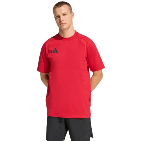 Koszulka męska adidas Tiro 26 Travel Tee czerwona KD1121