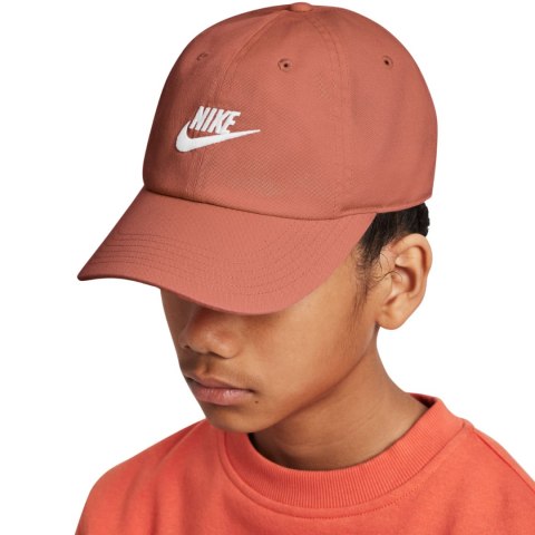 Nike Czapka z daszkiem dla dzieci Nike Club pomarańczowa FB5063 209